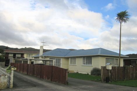 Photo of property in 60 Beauchamp Street, Tawa, Wellington, 5028
