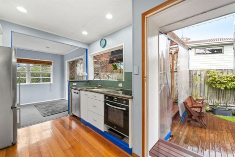 Photo of property in 43 Cranston Street, Torbay, Auckland, 0632