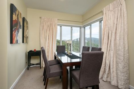 Photo of property in 8 Mewburn Rise, Karori, Wellington, 6012
