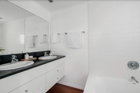 Photo of property in 19 Miro Street, Eastbourne, Lower Hutt, 5013