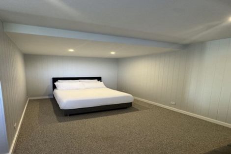 Photo of property in 174 Nevay Road, Karaka Bays, Wellington, 6022