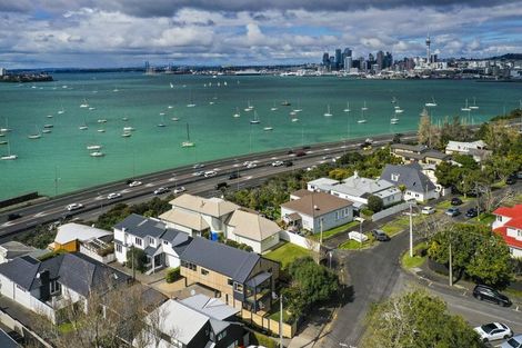 Photo of property in 2/43 Princes Street, Northcote Point, Auckland, 0627