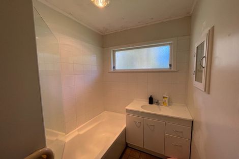 Photo of property in 26 Glen Marine Parade, Glendene, Auckland, 0602