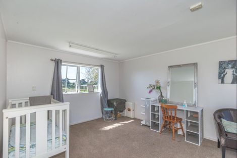 Photo of property in 140 Mako Mako Road, Levin, 5510