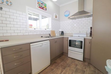 Photo of property in 6 Aputa Avenue, Te Puru, Thames, 3575