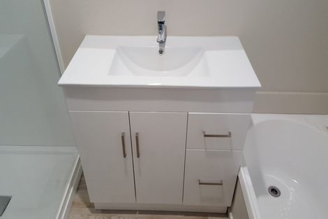 Photo of property in 4/44a Division Street, Riccarton, Christchurch, 8041