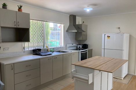 Photo of property in 55a Archibald Road, Kelston, Auckland, 0602