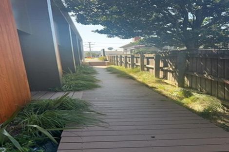 Photo of property in 1/7 Wha Street, Lyall Bay, Wellington, 6022