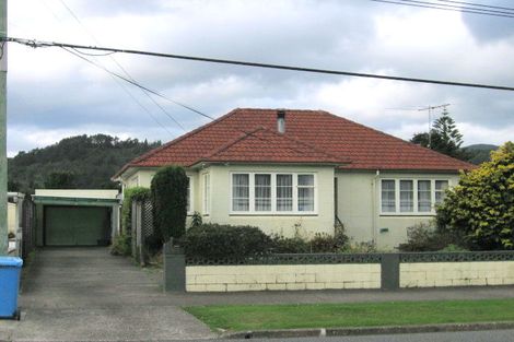 Photo of property in 100 Reynolds Street, Taita, Lower Hutt, 5011