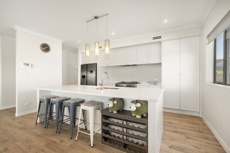 Photo of property in 30 Cassidy Drive, Orewa, 0931