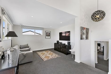 Photo of property in 4 Middlesex Place, Northland, Wellington, 6012