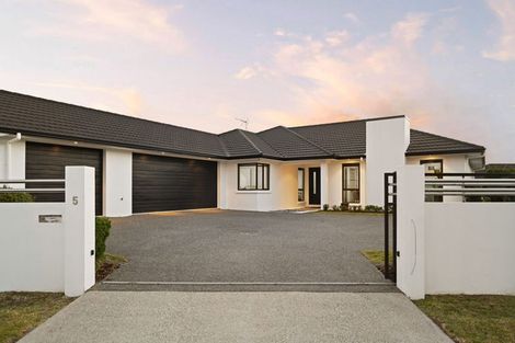 Photo of property in 5 Briar Rose Court, Huntington, Hamilton, 3210