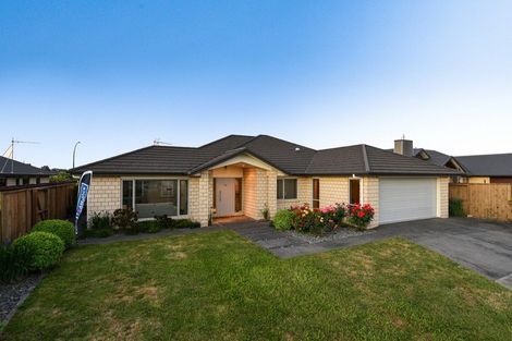 Photo of property in 12 Allgood Place, Rototuna North, Hamilton, 3210