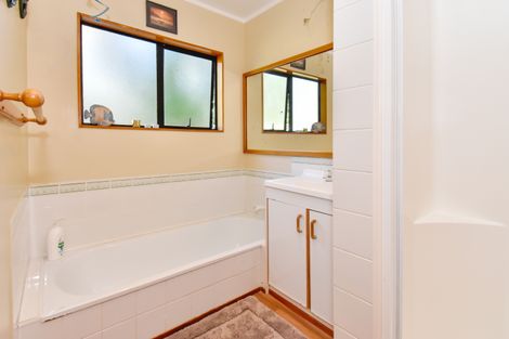 Photo of property in 2/12 Spears Place, Botany Downs, Auckland, 2010