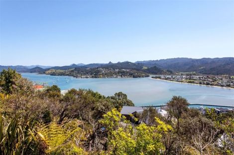 Photo of property in 28 Motuhoa Road, Tairua, 3508