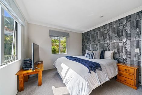 Photo of property in 9 Paremata Drive, Paremata, Porirua, 5024
