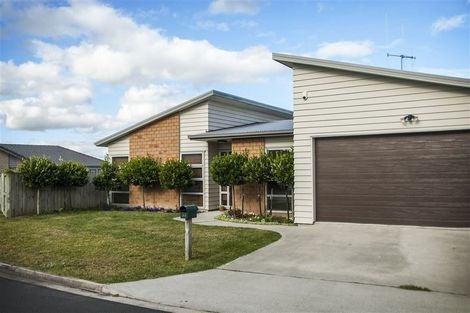 Photo of property in 33 Chadwick Place, Rototuna North, Hamilton, 3210