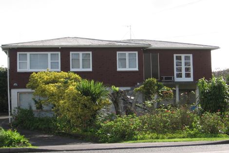 Photo of property in 12 Rathgar Road, Henderson, Auckland, 0610