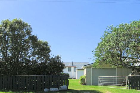 Photo of property in 29 Karewa Parade, Papamoa Beach, Papamoa, 3118