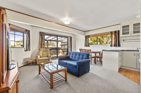Photo of property in 201 Chelsea View Drive, Chatswood, Auckland, 0626
