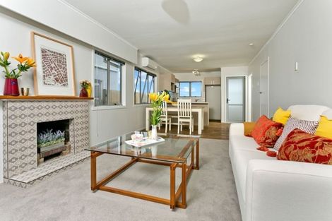 Photo of property in 658 East Coast Road, Pinehill, Auckland, 0630