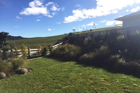 Photo of property in 3 Laly Haddon Place, Matakana, Warkworth, 0985