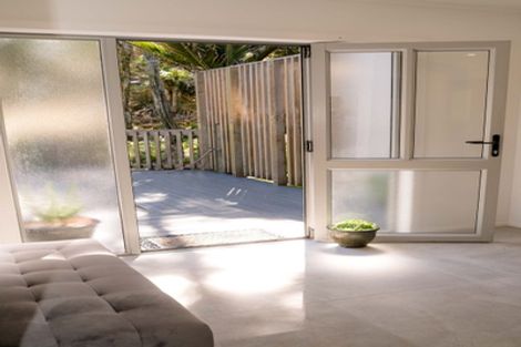 Photo of property in 41 Warner Park Avenue, Laingholm, Auckland, 0604