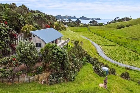 Photo of property in 168 Rockell Road, Whananaki, Hikurangi, 0181