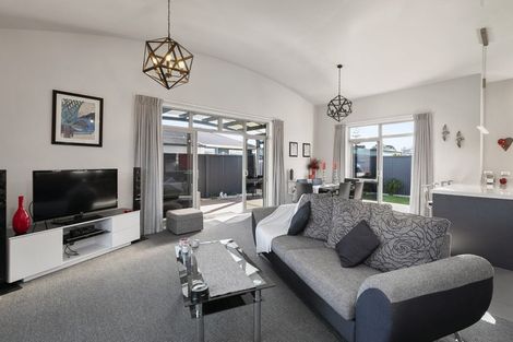 Photo of property in 18 Surfers Avenue, Waihi Beach, 3611