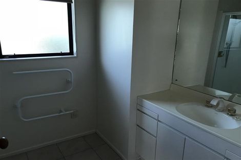 Photo of property in 18 Savoy Road, Orewa, 0931