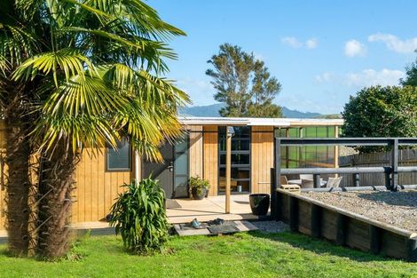 Photo of property in 74 Bays Road, Orere Point, Papakura, 2585