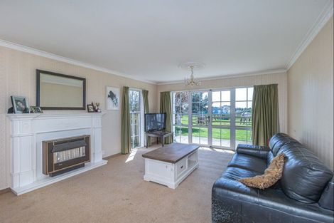 Photo of property in 140 Mako Mako Road, Levin, 5510