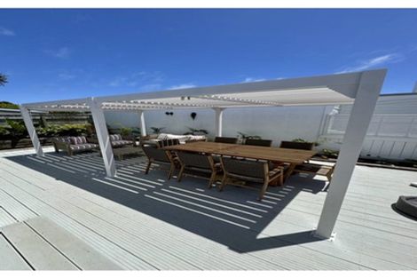 Photo of property in 18 Morley Street, New Plymouth, 4310