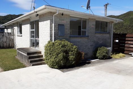 Photo of property in 2/306 Wellington Road, Wainuiomata, Lower Hutt, 5014