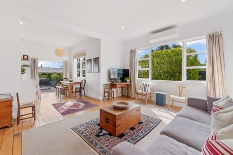 Photo of property in 236 Birkdale Road, Birkdale, Auckland, 0626