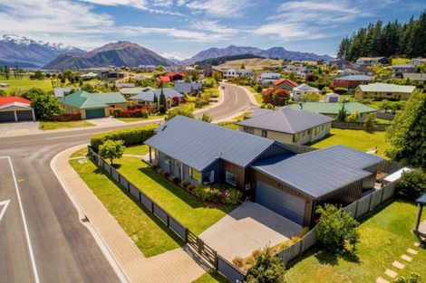 Photo of property in 17 Kings Drive, Wanaka, 9305