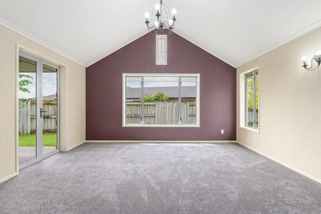 Photo of property in 19 Innswood Place, Rototuna North, Hamilton, 3210