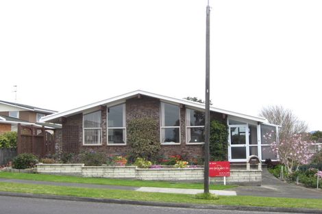 Photo of property in 22 Nevada Drive, Merrilands, New Plymouth, 4312