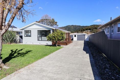 Photo of property in 7 Karamea Grove, Wainuiomata, Lower Hutt, 5014