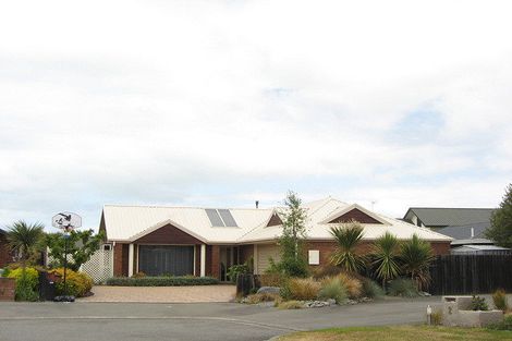 Photo of property in 4 Cobblewood Court, Parklands, Christchurch, 8083