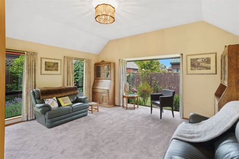 Photo of property in 2/6 Cricklewood Place, Avonhead, Christchurch, 8042