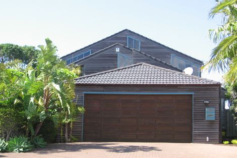Photo of property in 3 Masterton Road, Rothesay Bay, Auckland, 0630