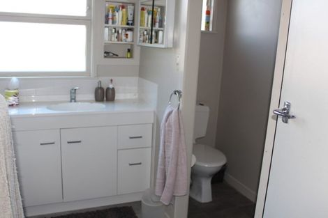 Photo of property in 12 Stewart Place, Melville, Hamilton, 3206