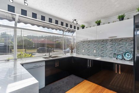 Photo of property in 158 Royal Park Drive, Parklands, Christchurch, 8083