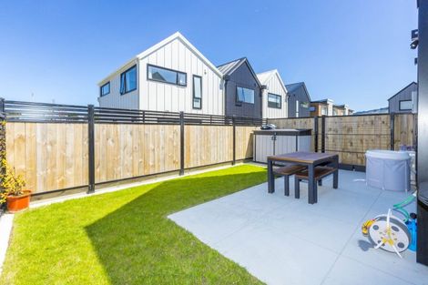 Photo of property in 1 Raeble Walkington Lane, Wallaceville, Upper Hutt, 5018