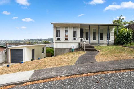 Photo of property in 19 Summit Road, Fairfield, Lower Hutt, 5011