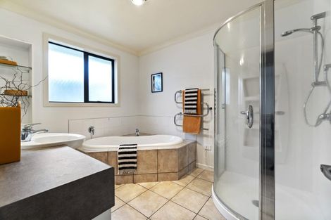 Photo of property in 1 Parkwood Place, Huntington, Hamilton, 3210