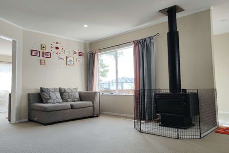 Photo of property in 72 Granville Drive, Massey, Auckland, 0614