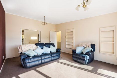 Photo of property in 2/10 Yarrow Place, Papakowhai, Porirua, 5024