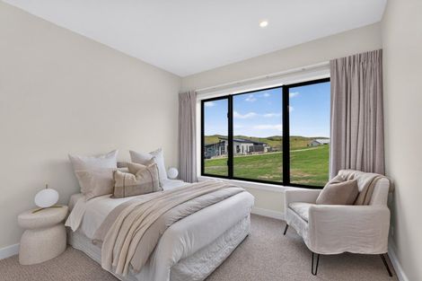 Photo of property in 21 Annie Aranui Drive, Poraiti, 4182